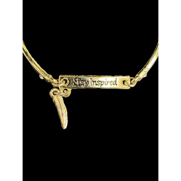 Jessica Simpson Bangle Bracelet Chain Dangle Feather Be Inspired- Gold Toned - Picture 2 of 6